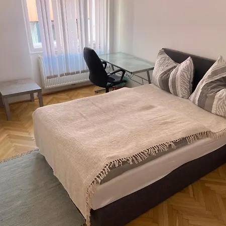 Moderne Auf Kremser Ringstrasse * Krems an der Donau