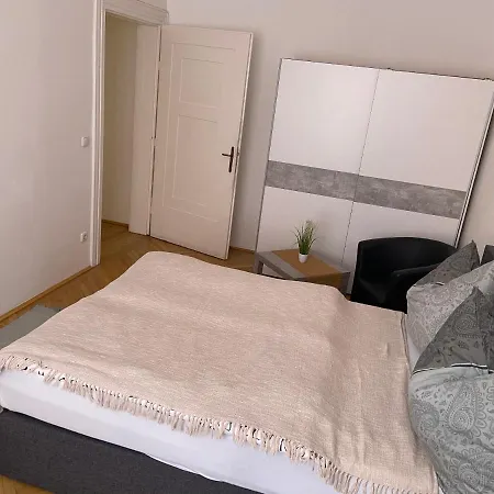 Apartment Moderne Auf Kremser Ringstrasse