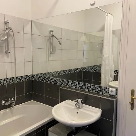 Apartment Moderne Auf Kremser Ringstrasse